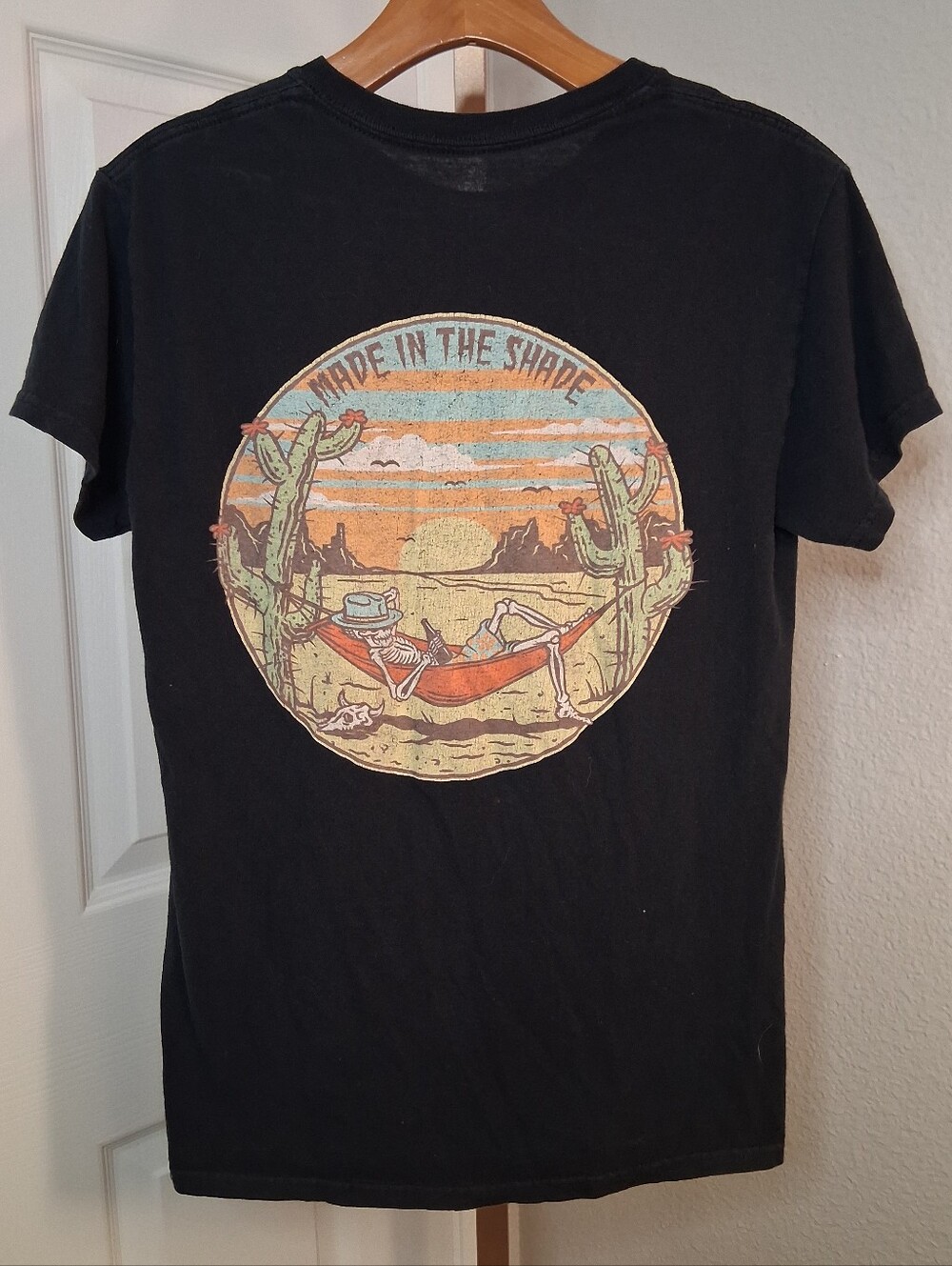 Retrofit Unisex Made In The Shade Black Skeleton Hammock T Shirt Small